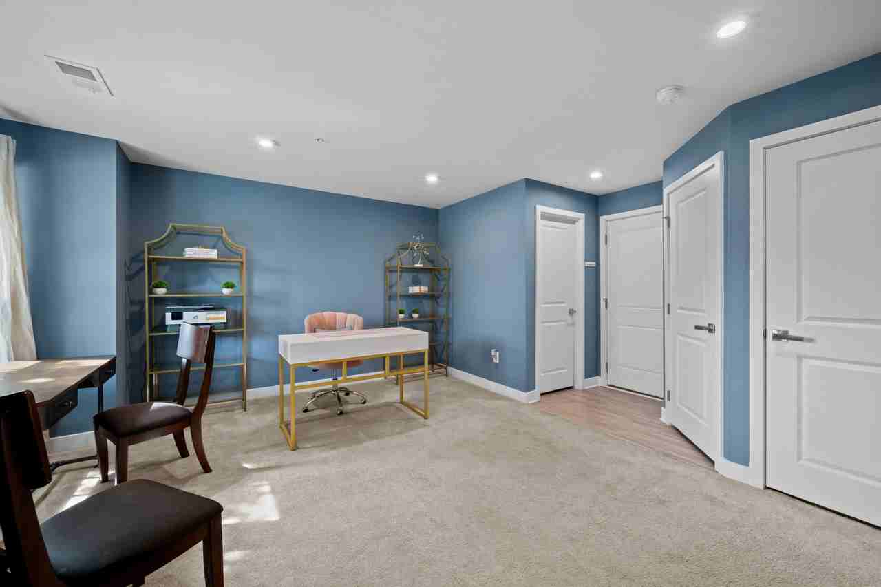 1020 N Durham St - Photo 2 of 30