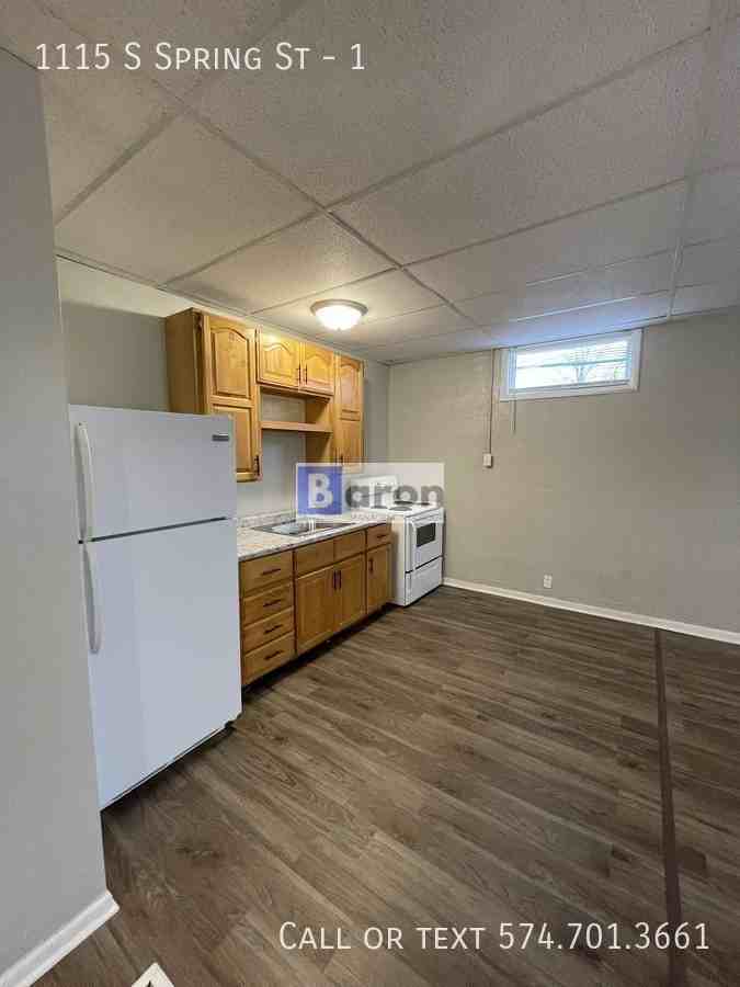 1115 S Spring St #1 - Photo 4 of 7