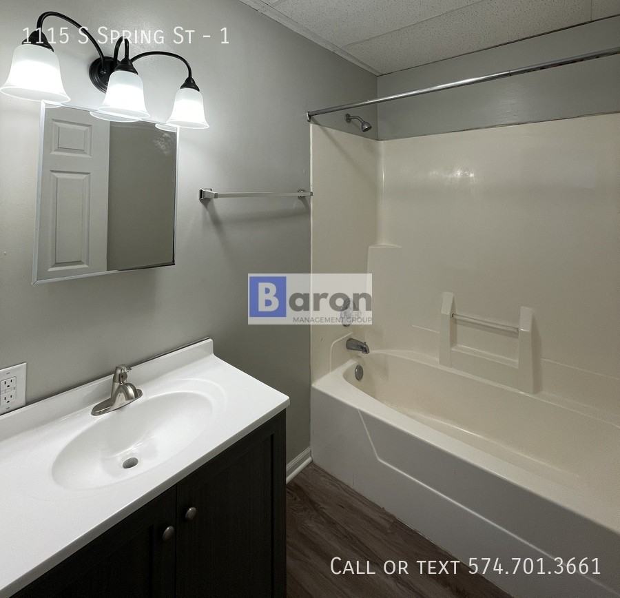 1115 S Spring St #1 - Photo 5 of 7