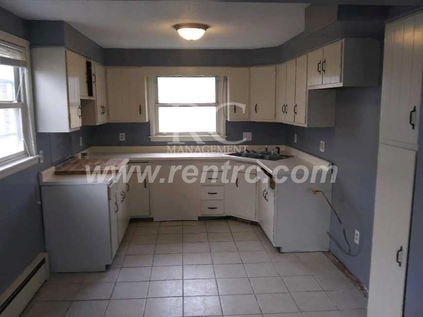 905 Sprague Rd - Photo 2 of 21