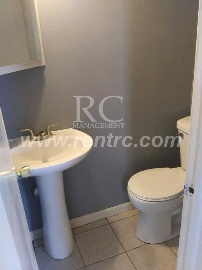 905 Sprague Rd - Photo 3 of 21