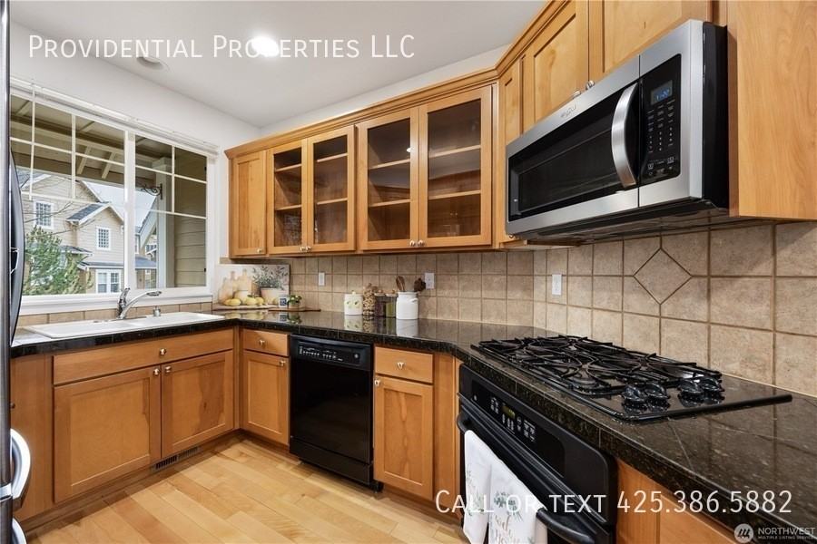 1947 Ne Killian Ln #1 - Photo 5 of 24