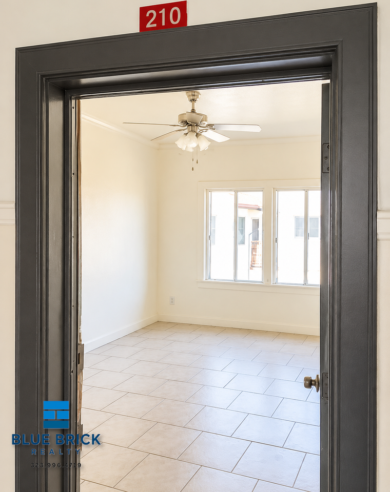 409 S Boyle Ave #207 - Photo 3 of 8