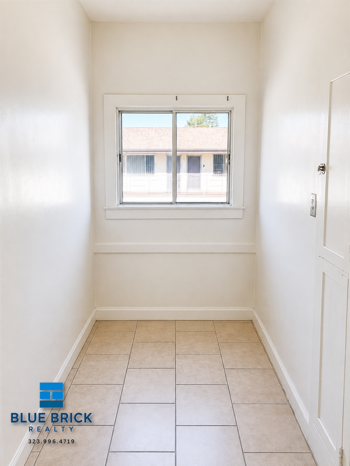 409 S Boyle Ave #207 - Photo 5 of 8