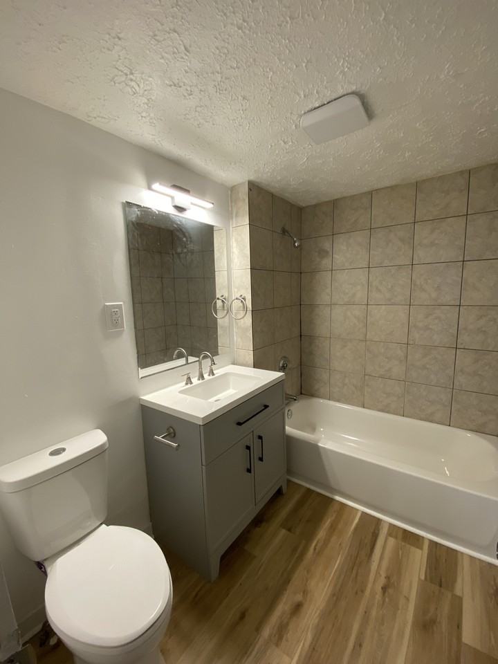 310 N 27th St - Photo 4 of 11