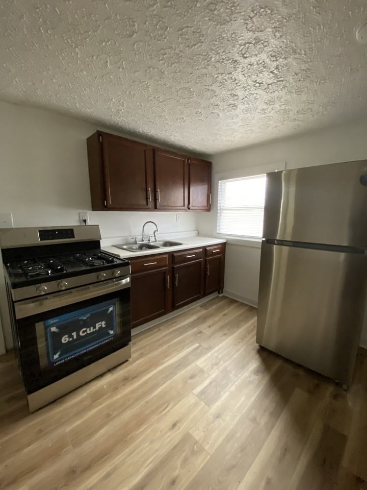 310 N 27th St - Photo 6 of 11