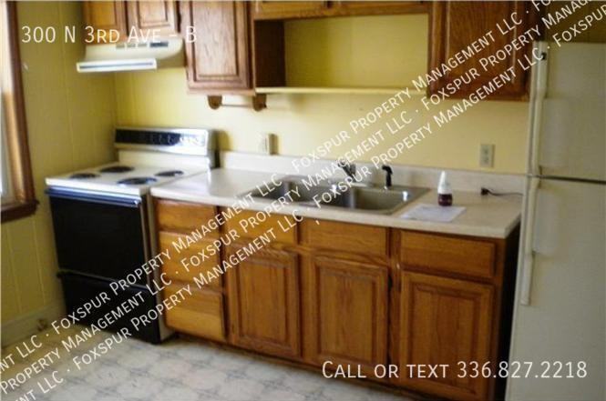 300 N 3rd Ave #B - Photo 3 of 11