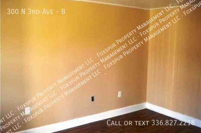 300 N 3rd Ave #B - Photo 5 of 11