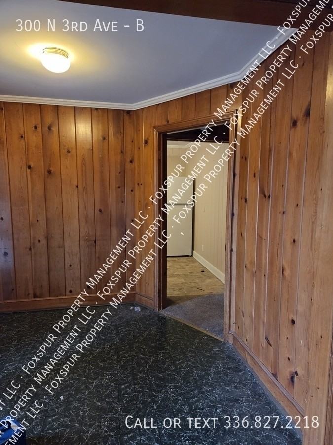 300 N 3rd Ave #B - Photo 7 of 11