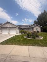 featured image of 304 E Palomino Dr