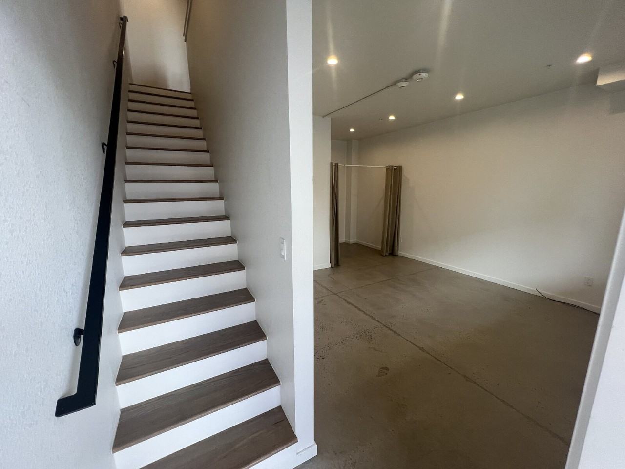 3700 N Marion St - Photo 3 of 26