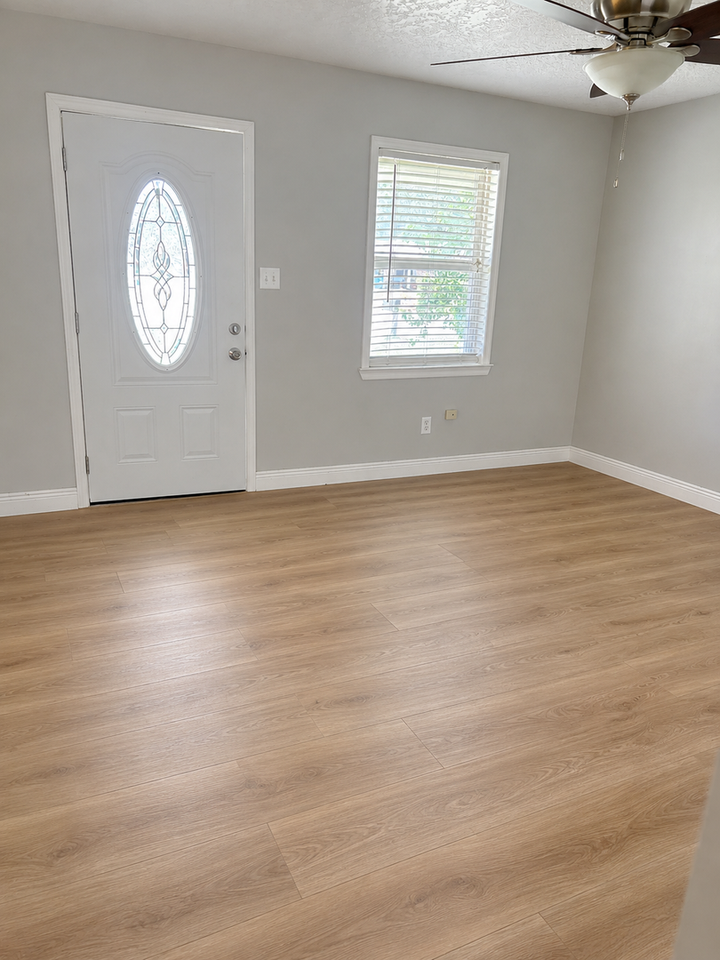 402 Darby St - Photo 6 of 11