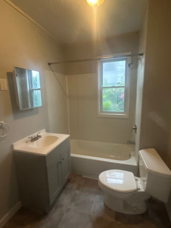 2911 Saratoga Ave - Photo 5 of 8