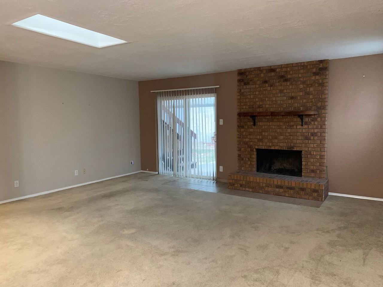 812 Oro Real Ne - Photo 2 of 21