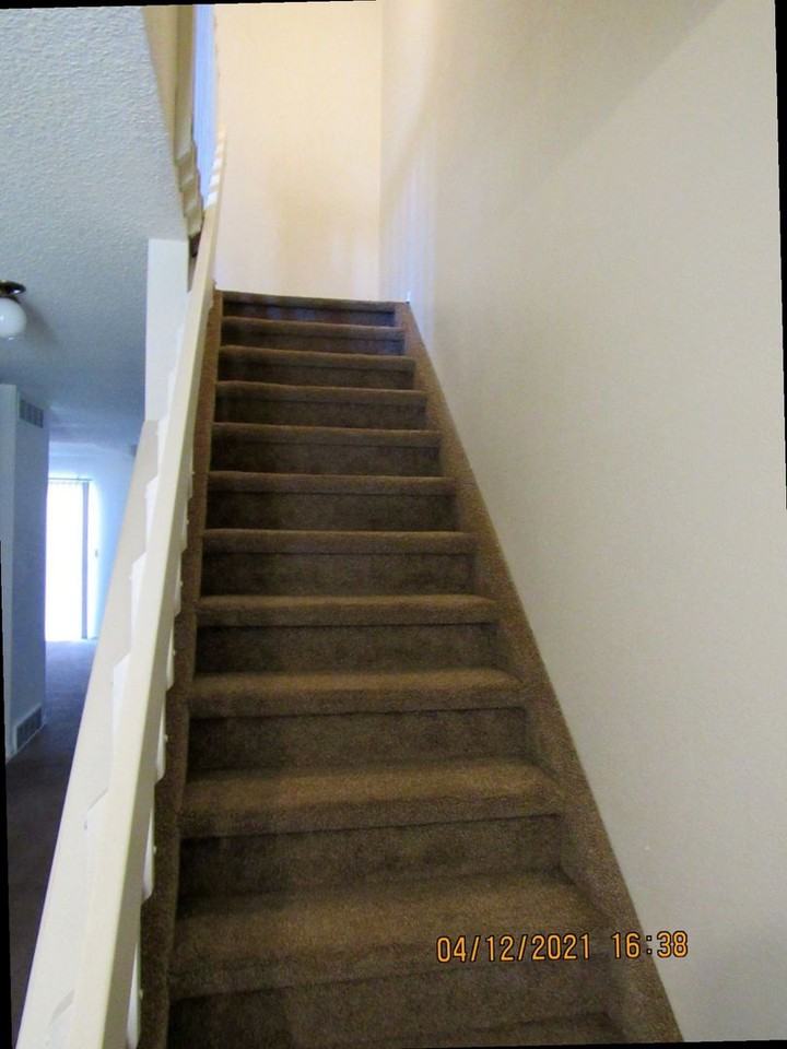 375 Wildrose Ln - Photo 7 of 15