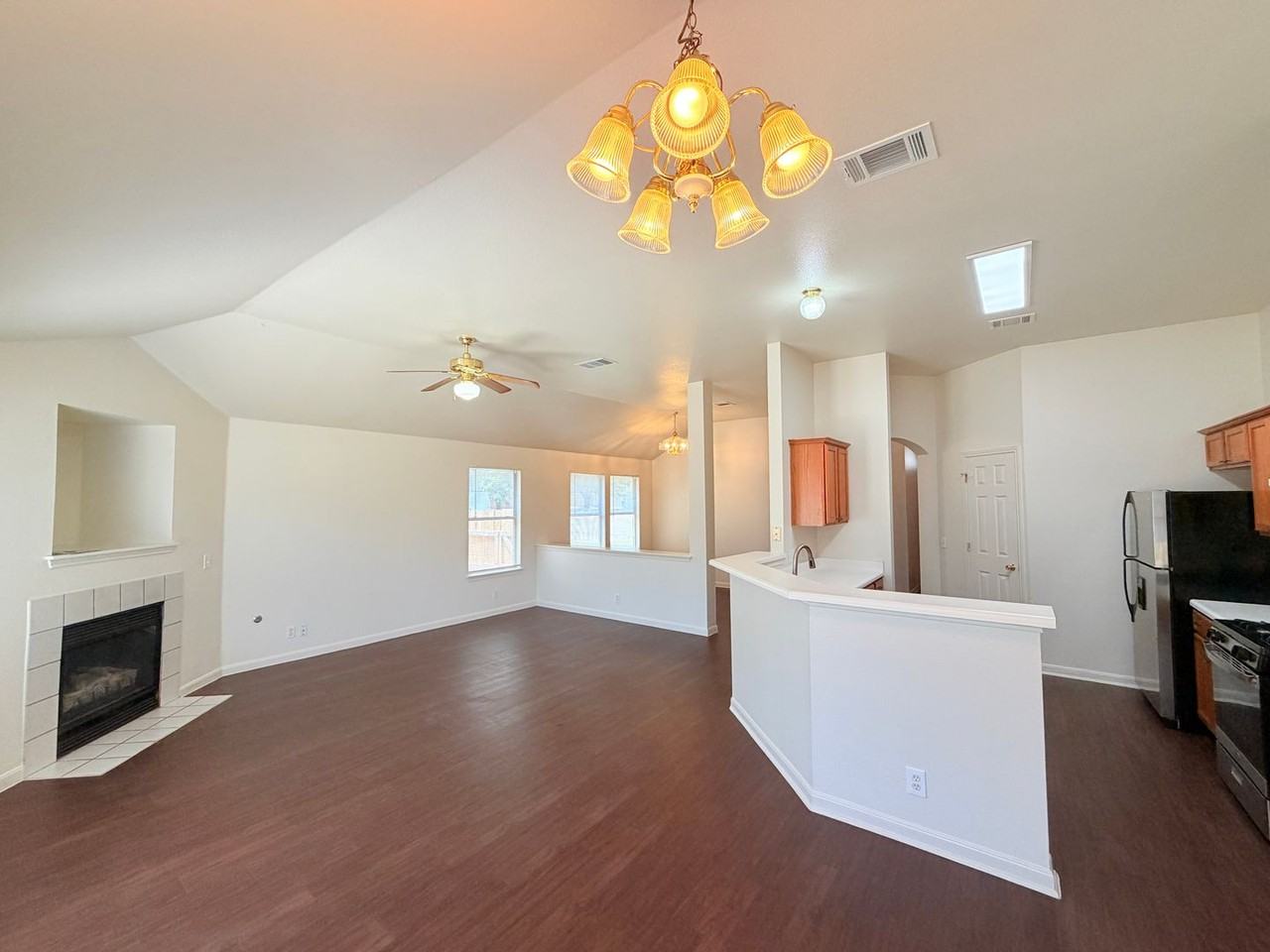 124 Estate Cv - Photo 4 of 31