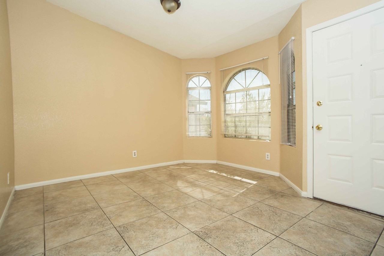 3926 Lincoln Rd - Photo 2 of 13