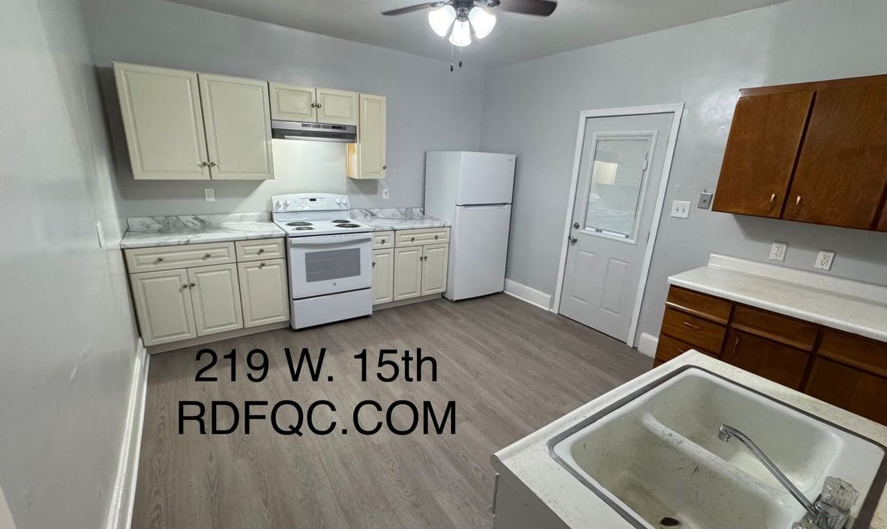 219 W 15th St - Photo 3 of 24