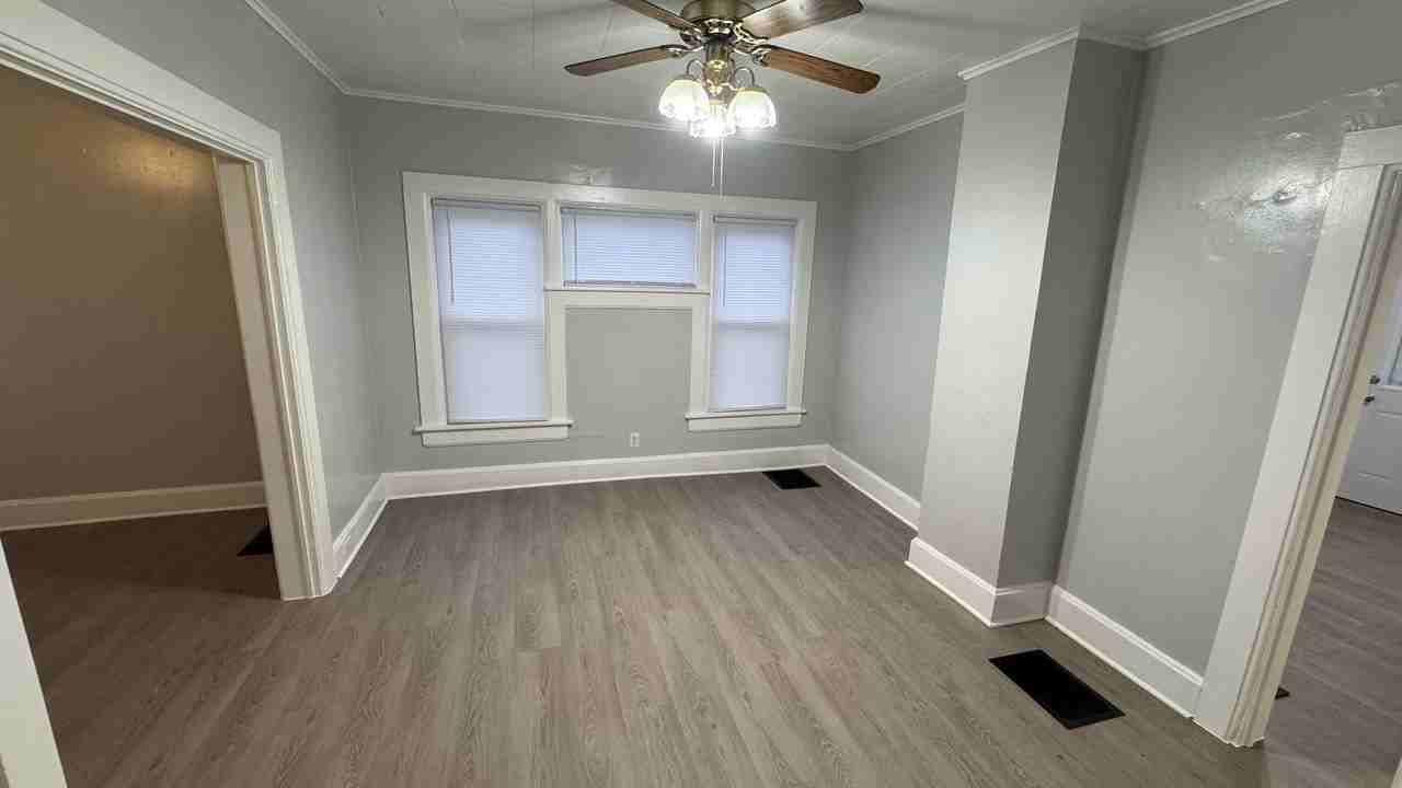 219 W 15th St - Photo 5 of 24