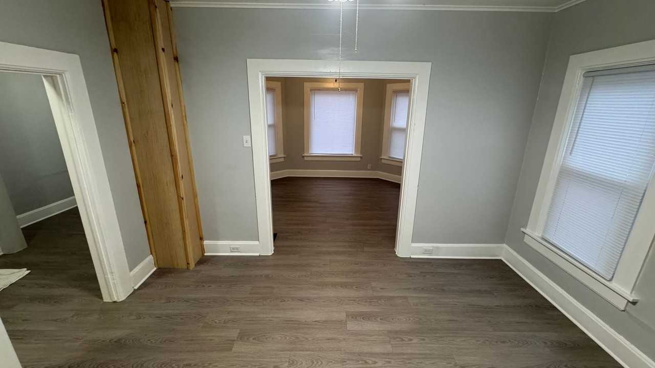 219 W 15th St - Photo 7 of 23
