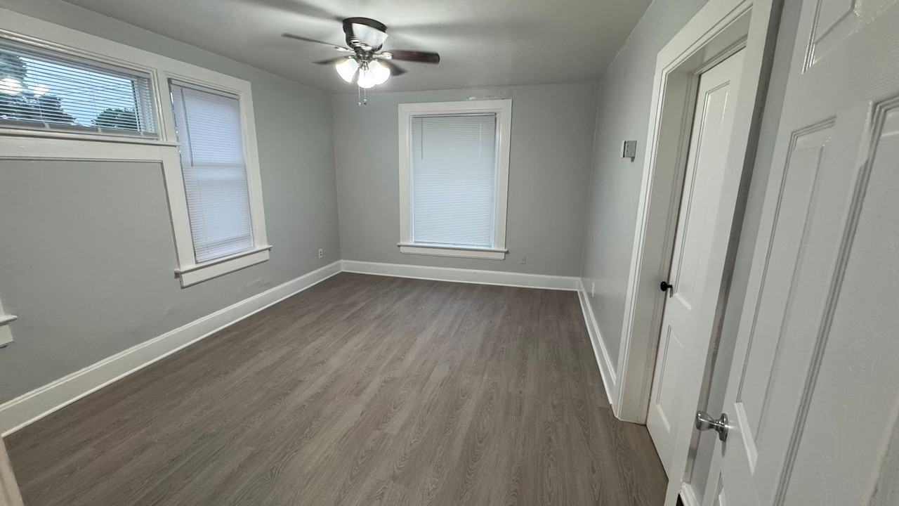 219 W 15th St - Photo 2 of 23