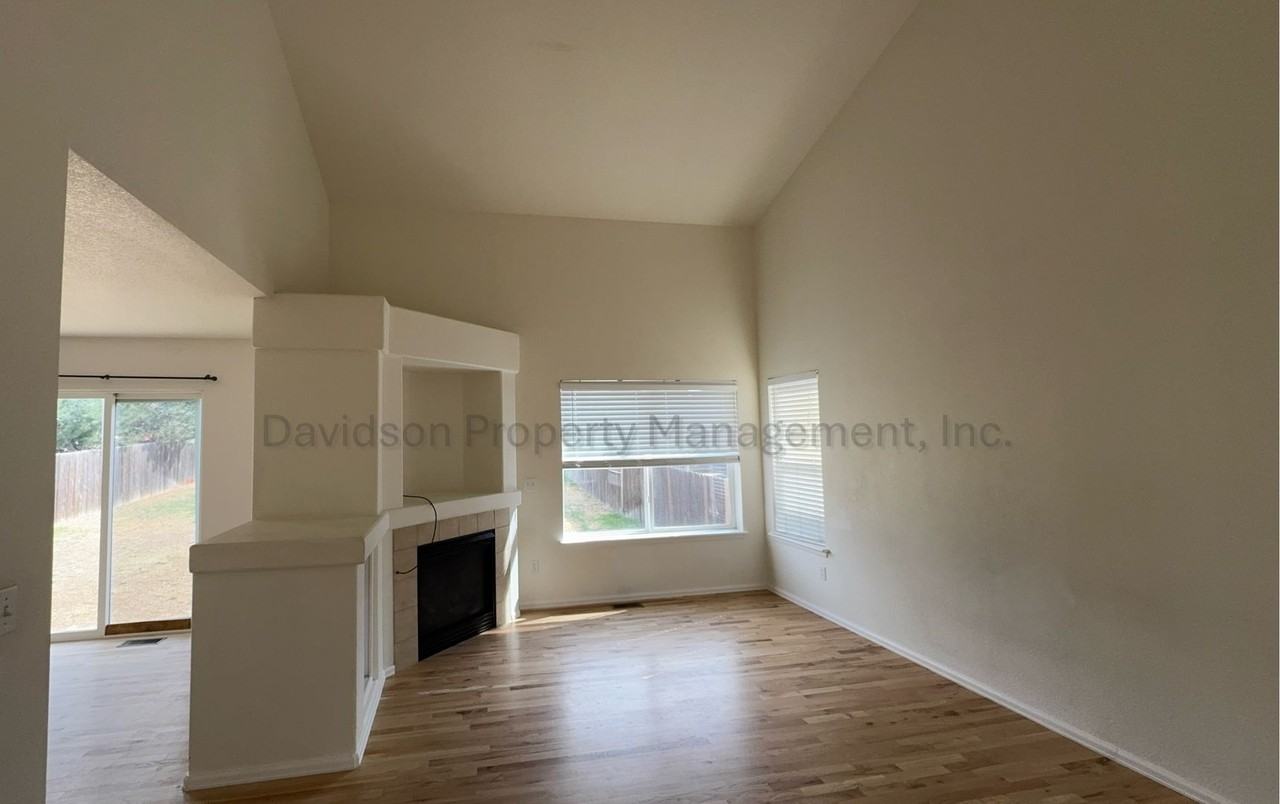 7629 Autumn Knoll Dr - Photo 2 of 17
