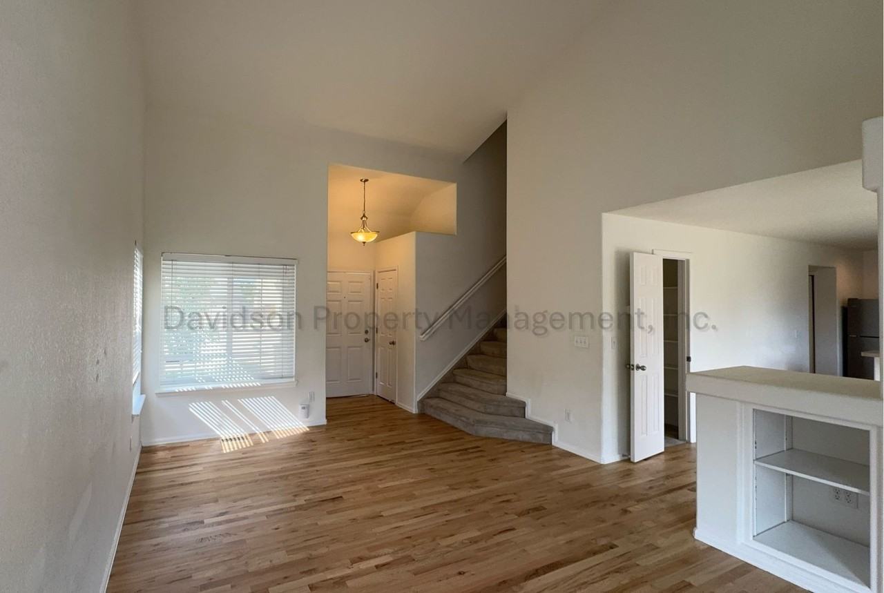 7629 Autumn Knoll Dr - Photo 4 of 17