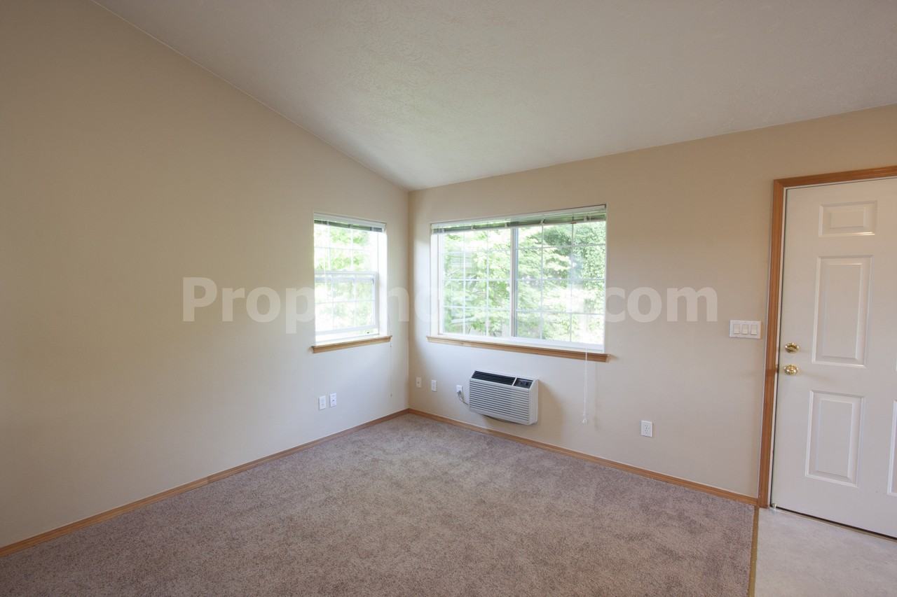 14963 Se Elm Park Dr - Photo 4 of 18