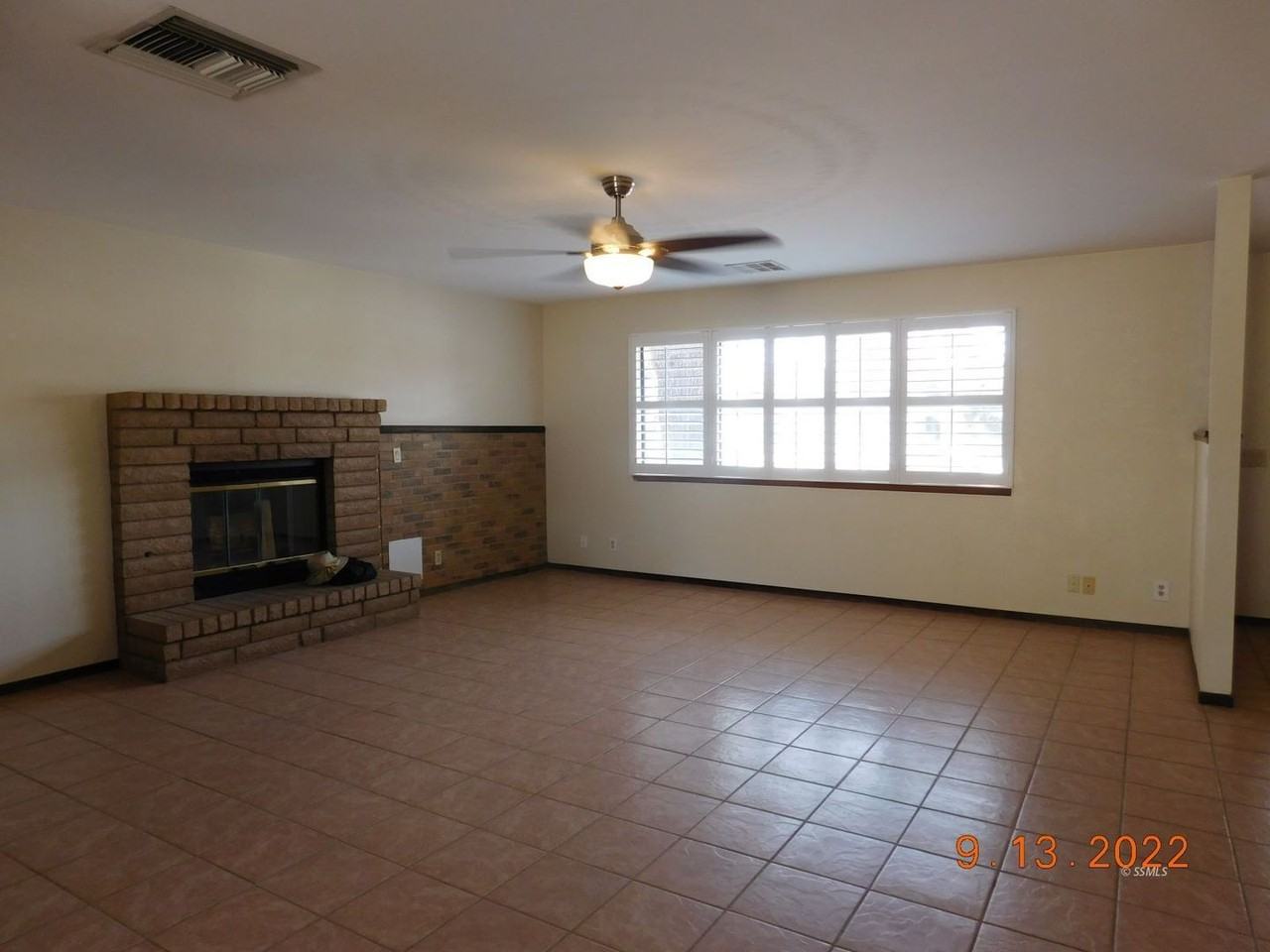 330 E Wilson Ave - Photo 4 of 17