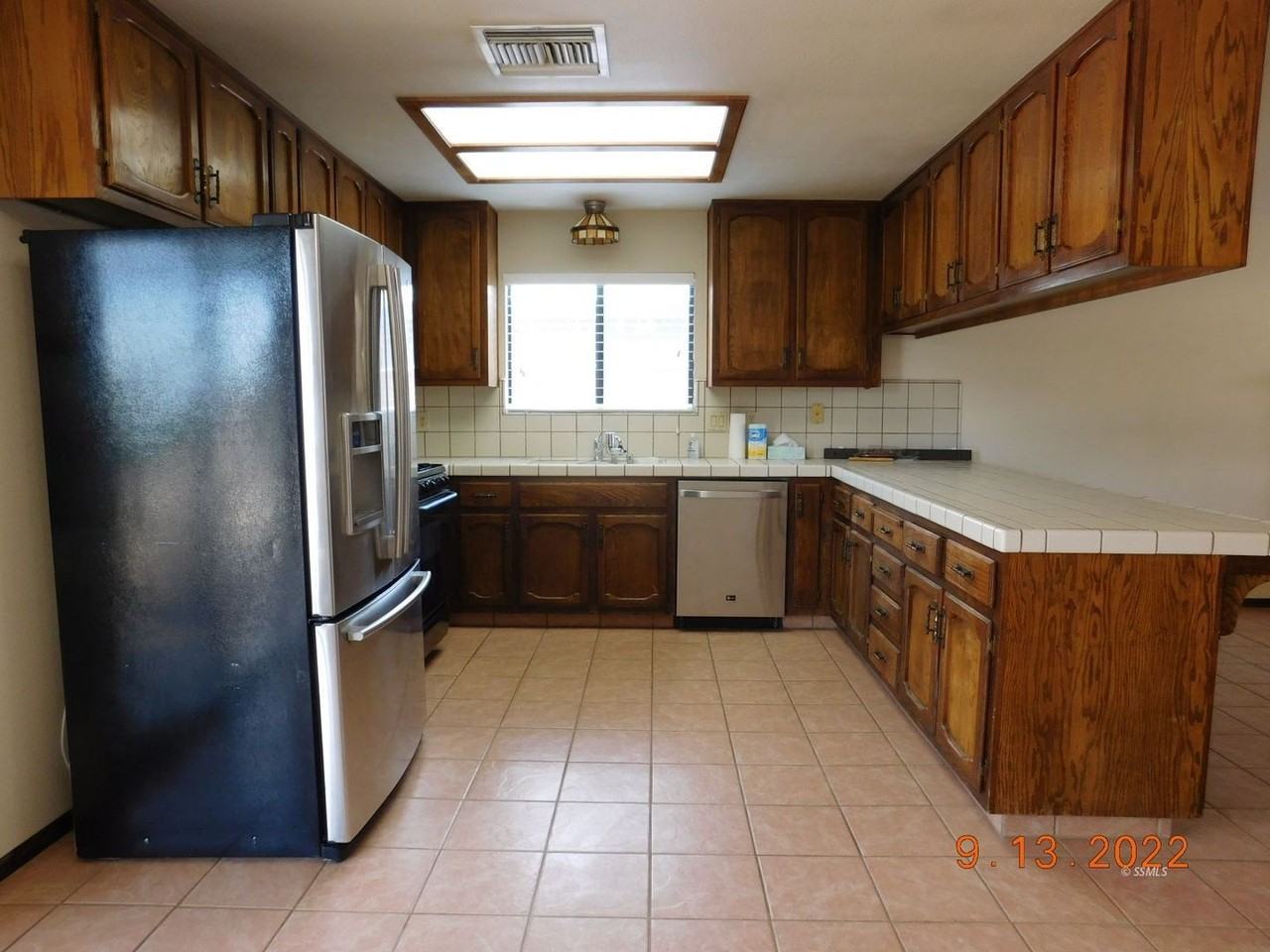 330 E Wilson Ave - Photo 6 of 17
