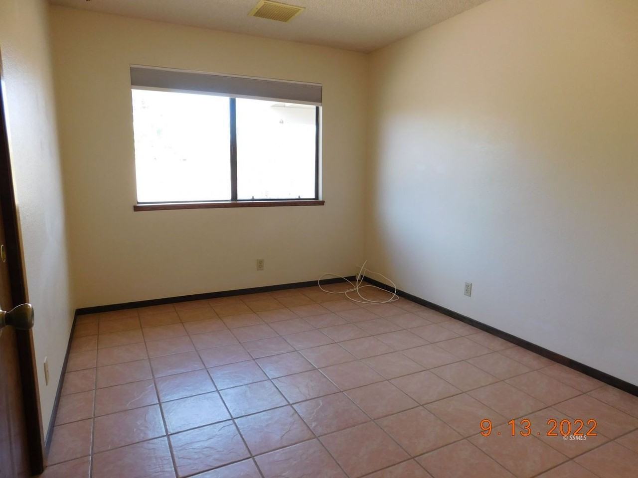 330 E Wilson Ave - Photo 7 of 17