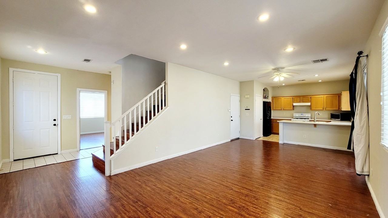8344 Golden Cypress Ave - Photo 4 of 25