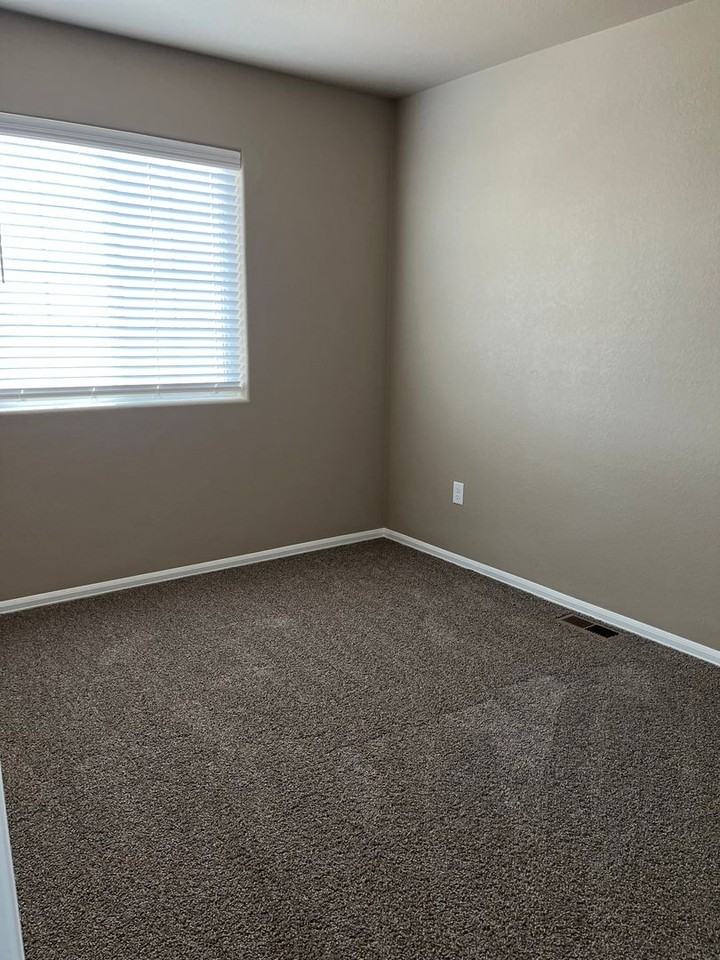 7653 Jack Pine Grv - Photo 5 of 13