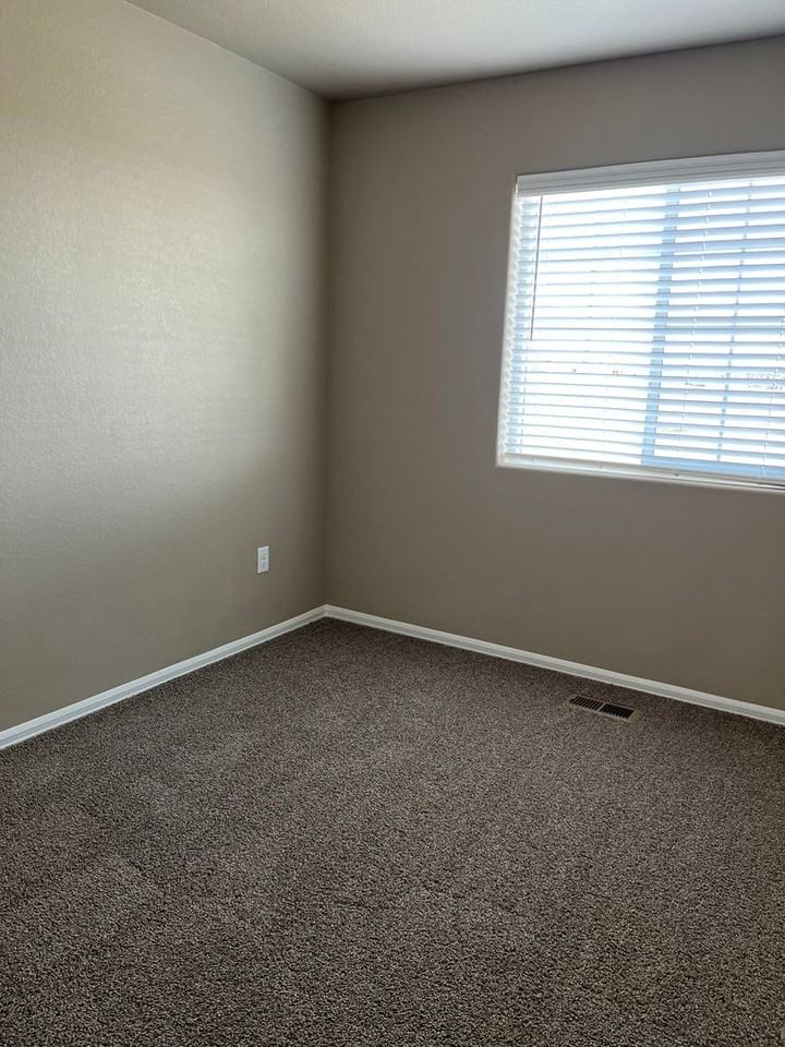 7653 Jack Pine Grv - Photo 7 of 13