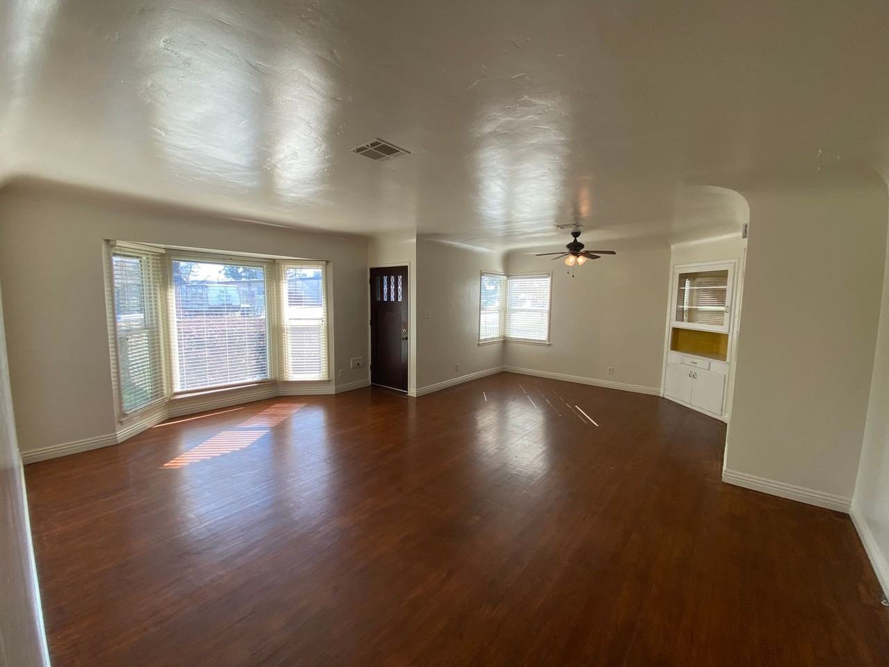 801 S Sowell St - Photo 3 of 30