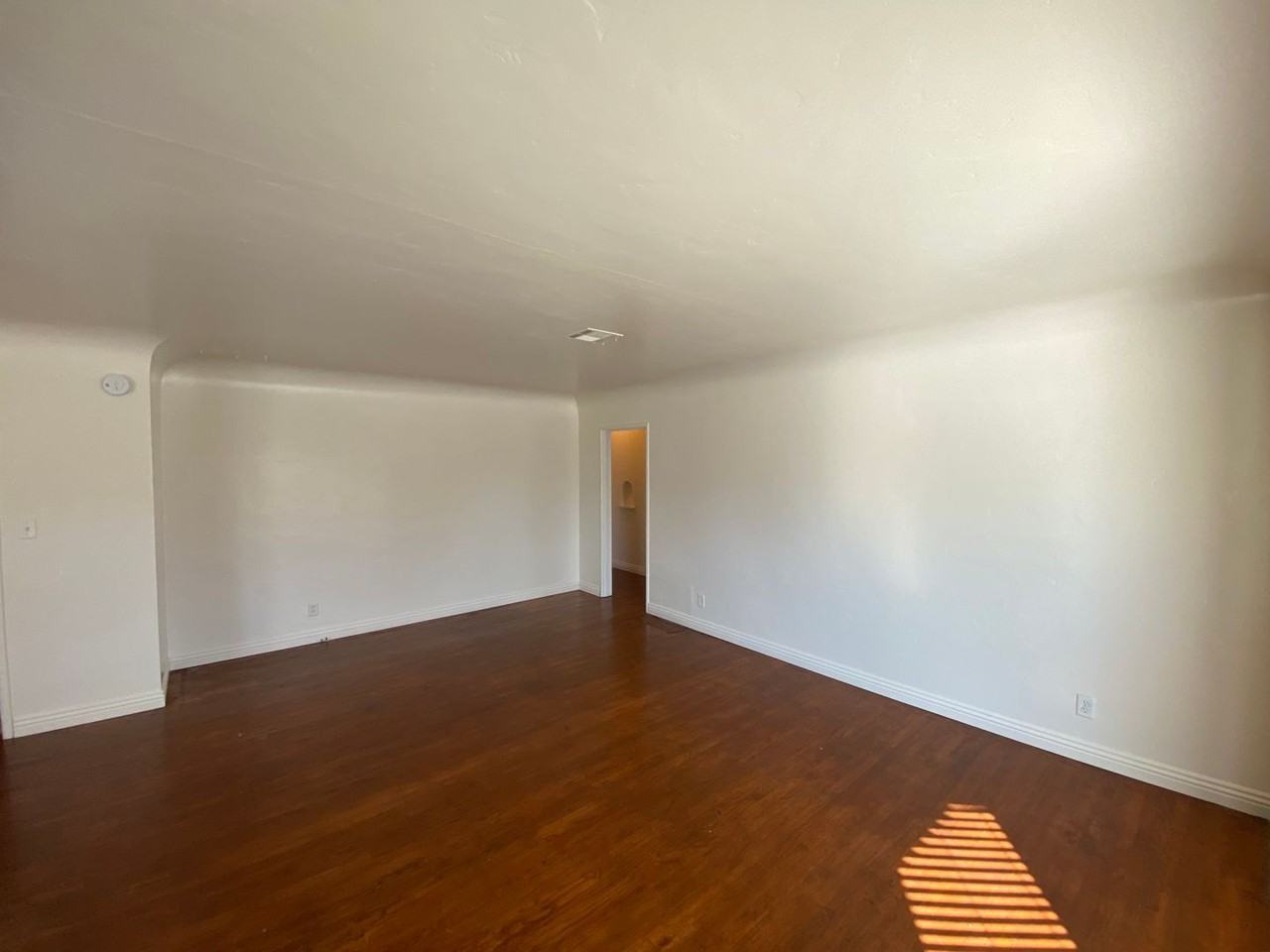801 S Sowell St - Photo 4 of 30