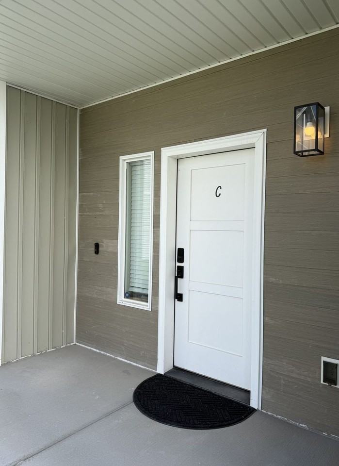 5560 Trueman St #C - Photo 3 of 36