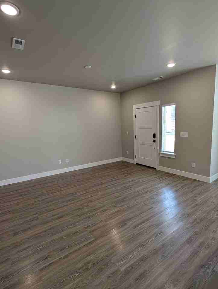 5560 Trueman St #C - Photo 4 of 36