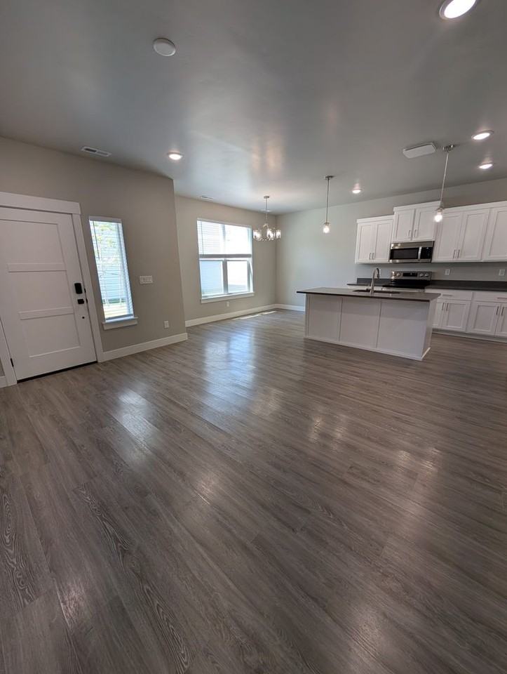 5560 Trueman St #C - Photo 5 of 36