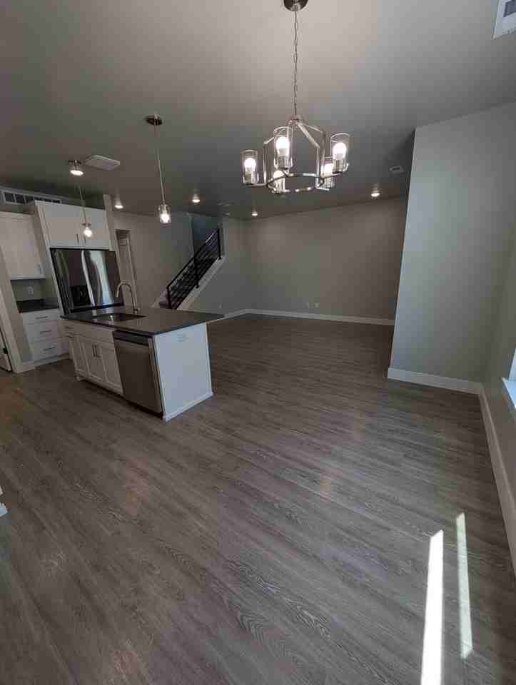 5560 Trueman St #C - Photo 6 of 36