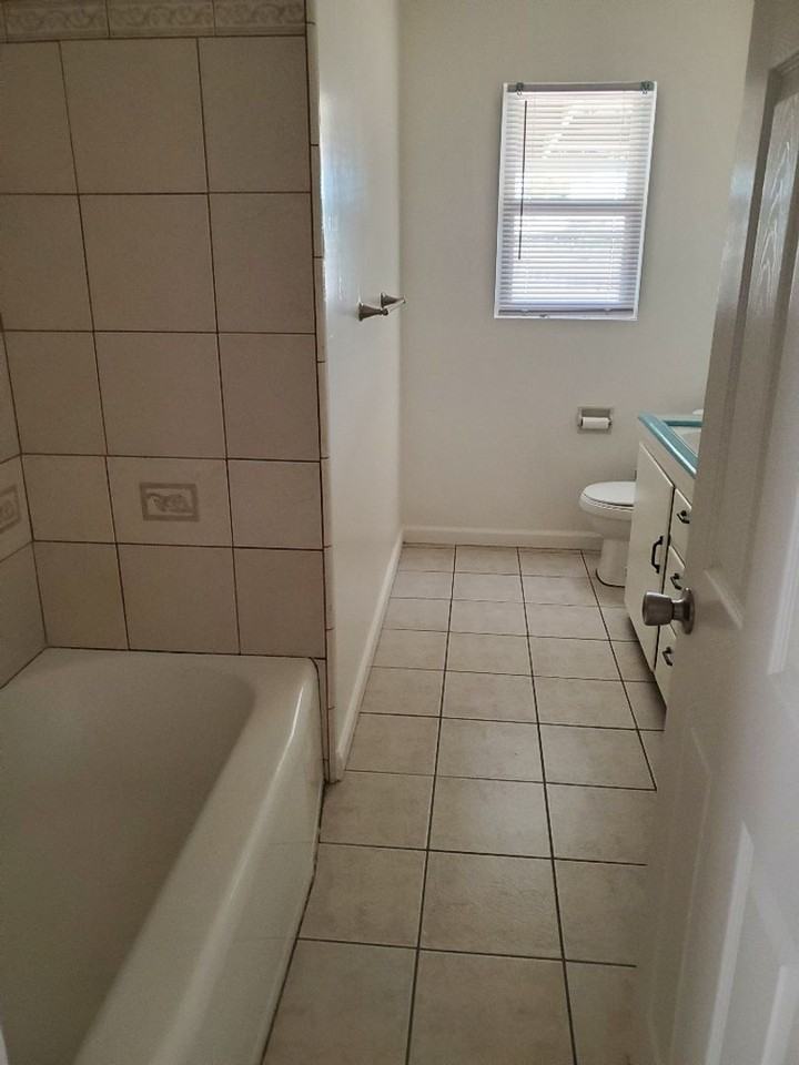 2548 S Watson St - Photo 6 of 9