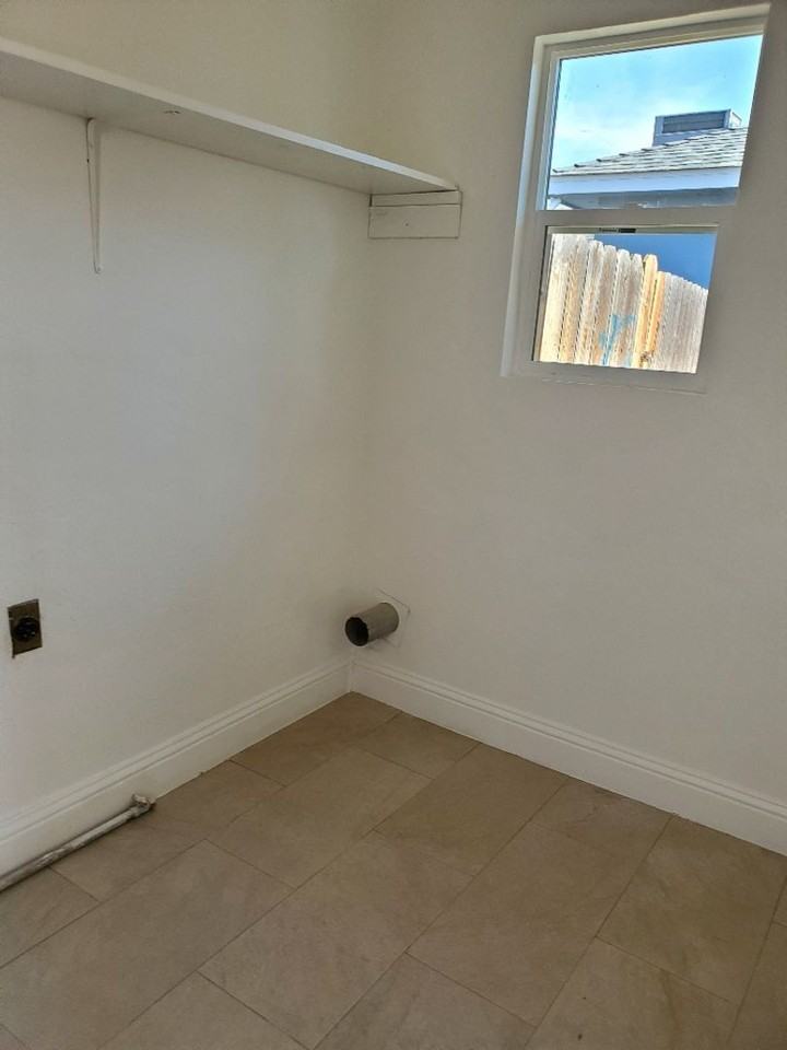 2548 S Watson St - Photo 7 of 9