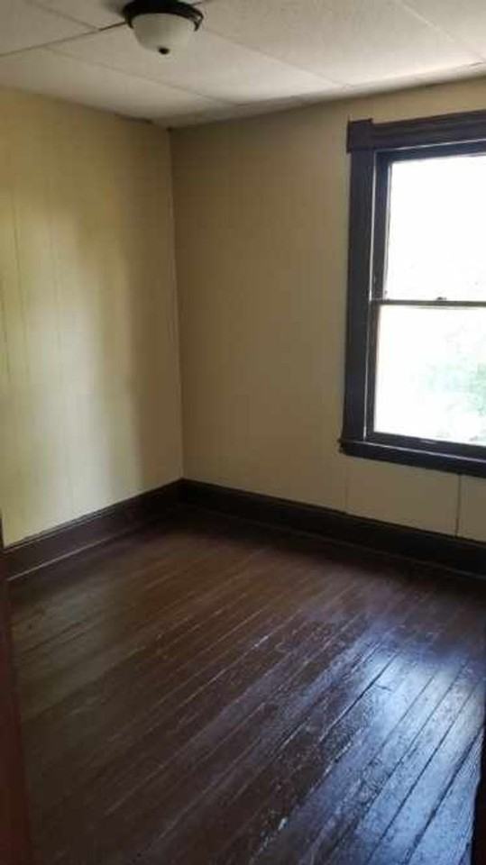 705 French St - Photo 4 of 10