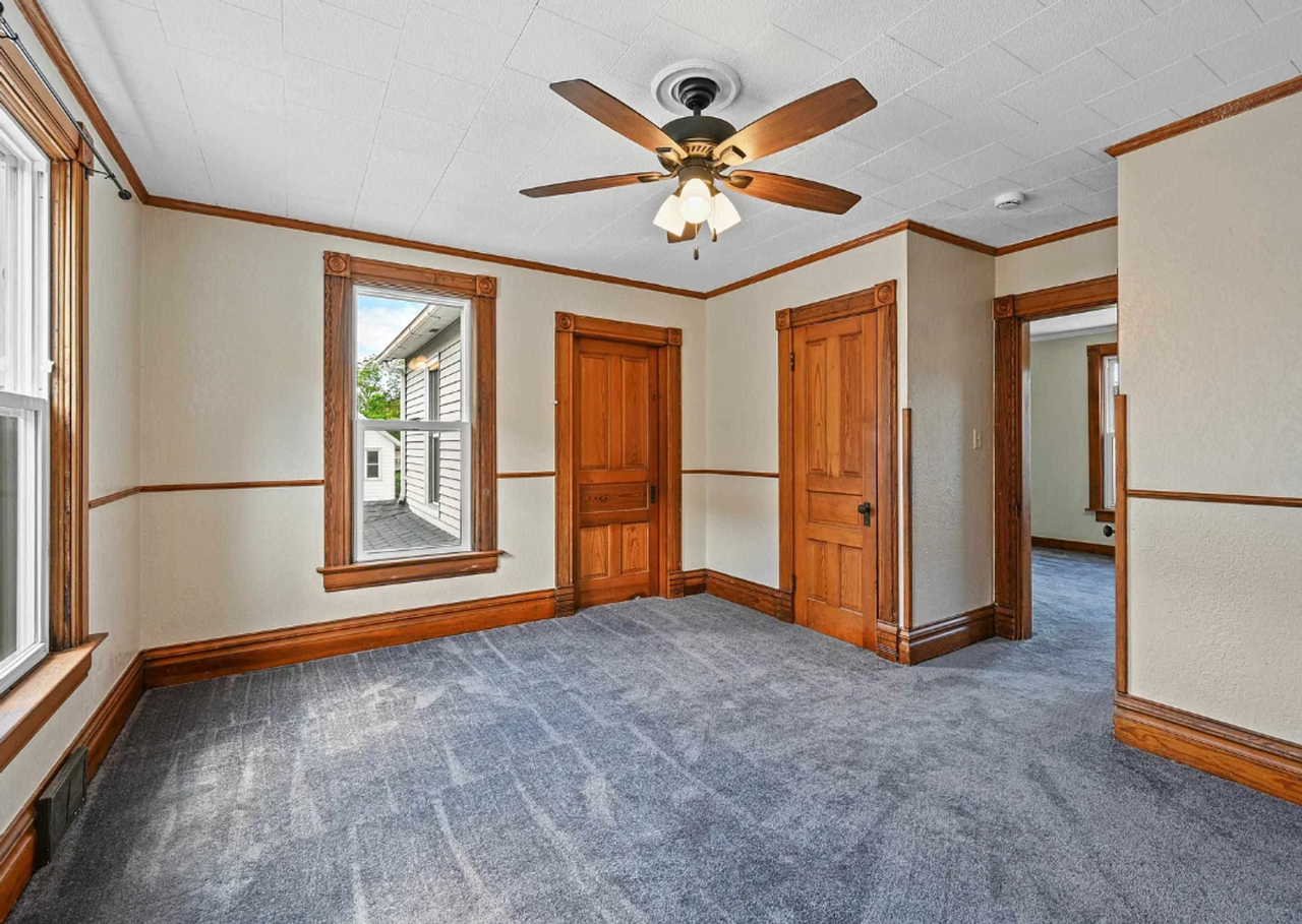 2508 Windsor Ave - Photo 7 of 8
