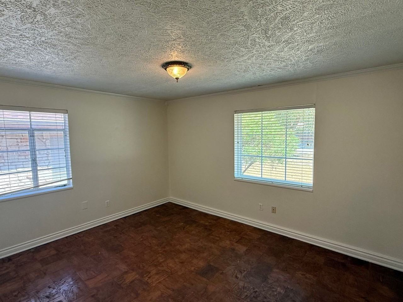 1833 Westminster Pl - Photo 5 of 12