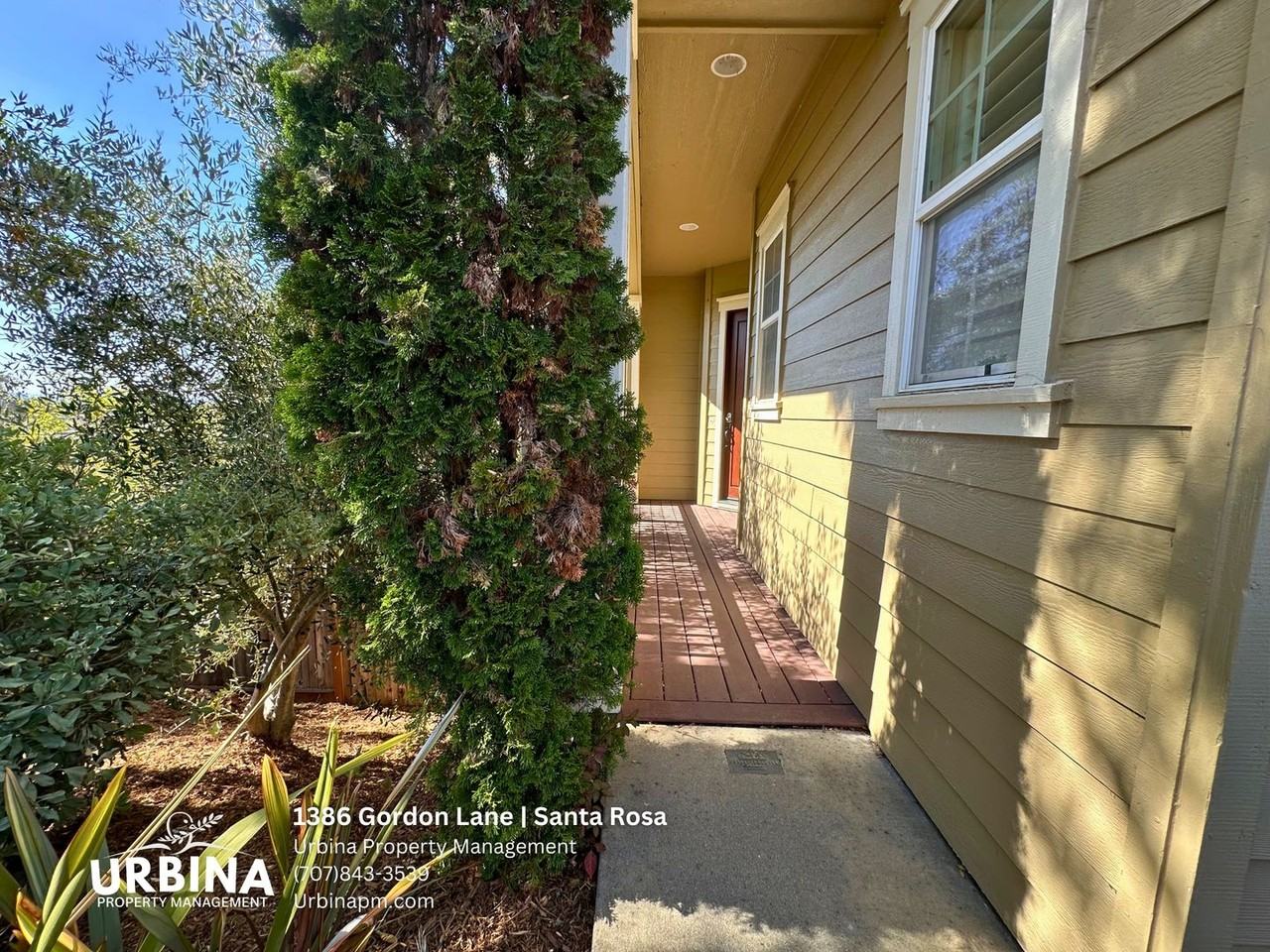 1386 Gordon Ln - Photo 2 of 37