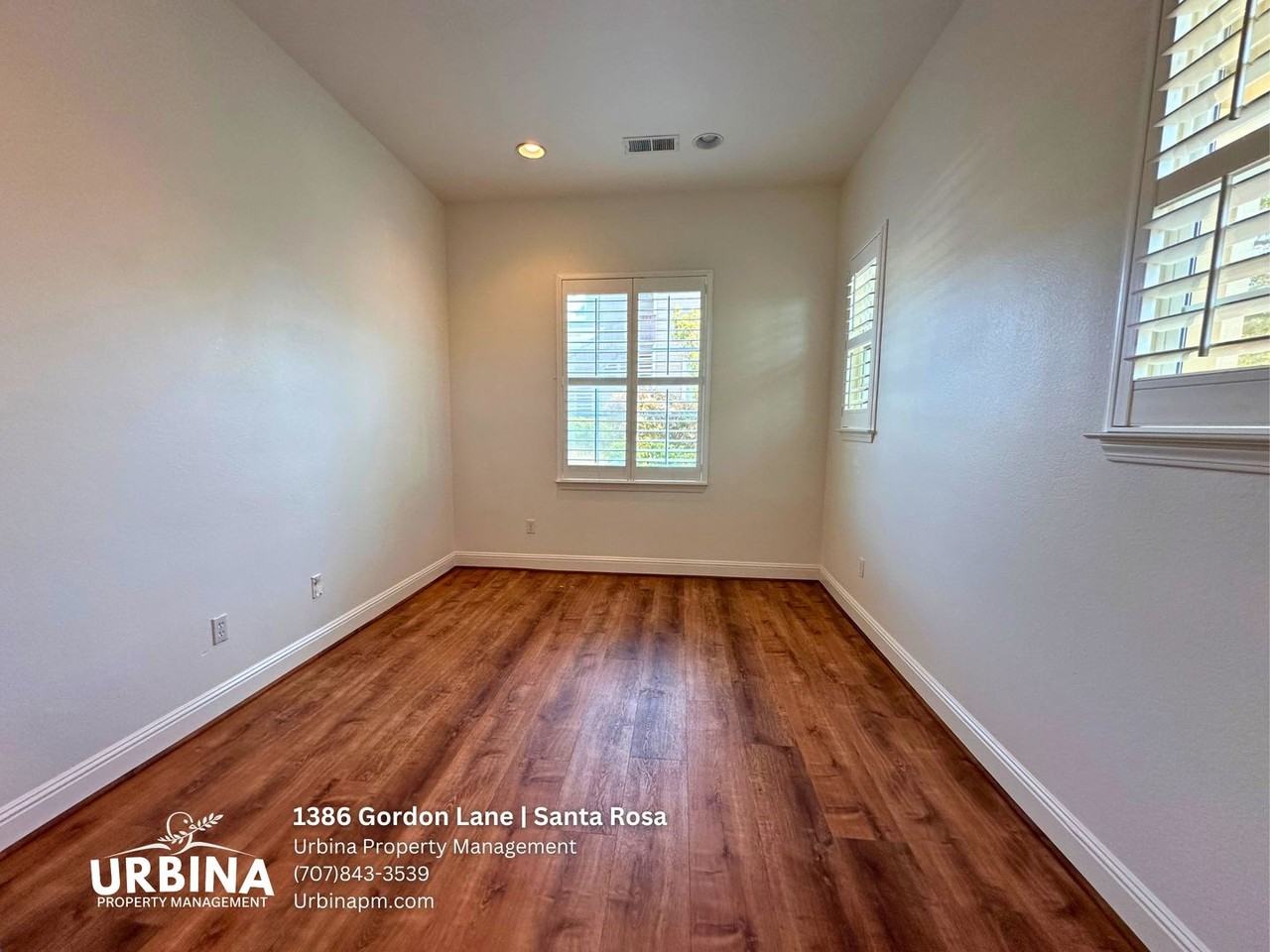 1386 Gordon Ln - Photo 3 of 37