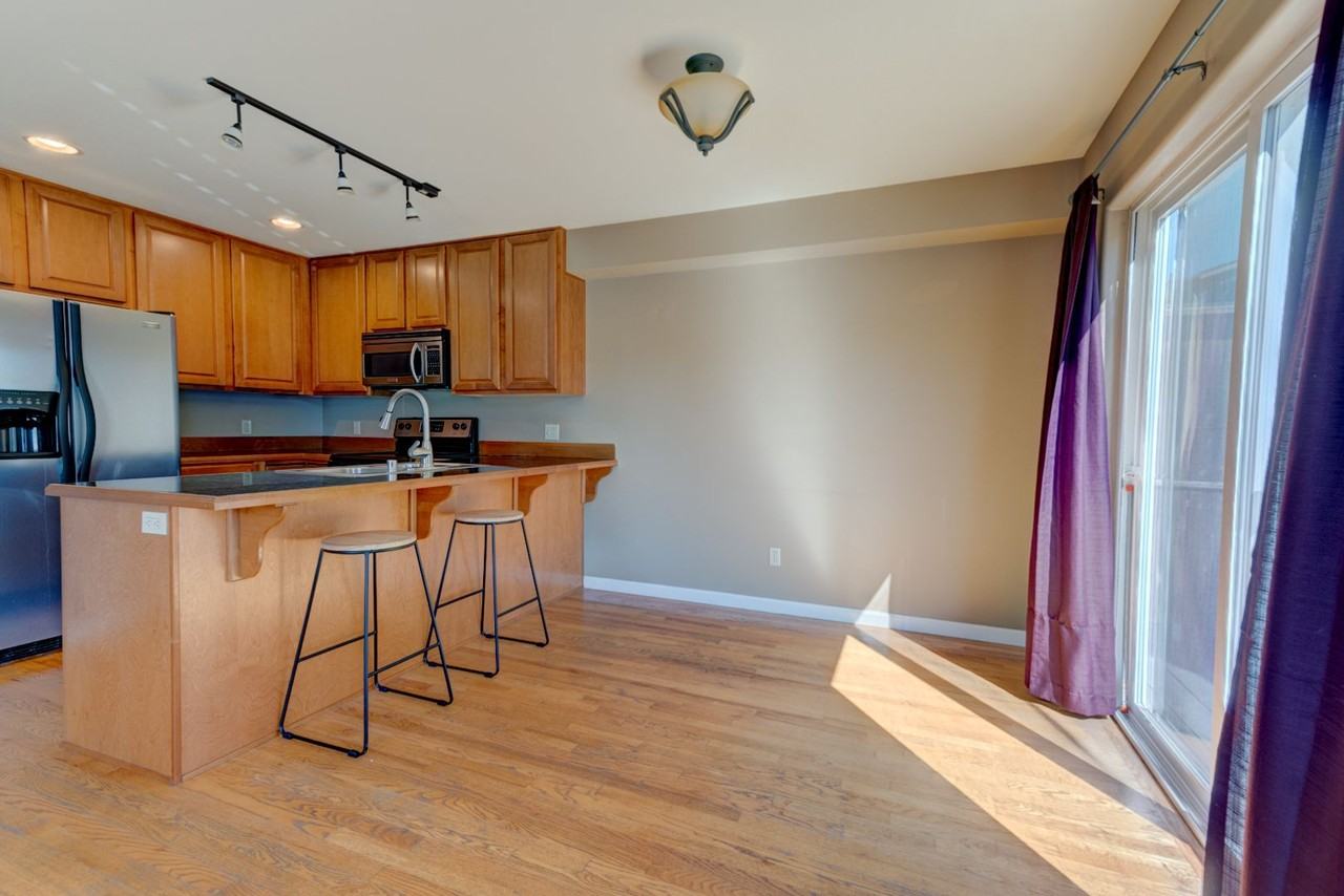563 Ne Kettle St Apt C4 - Photo 5 of 23