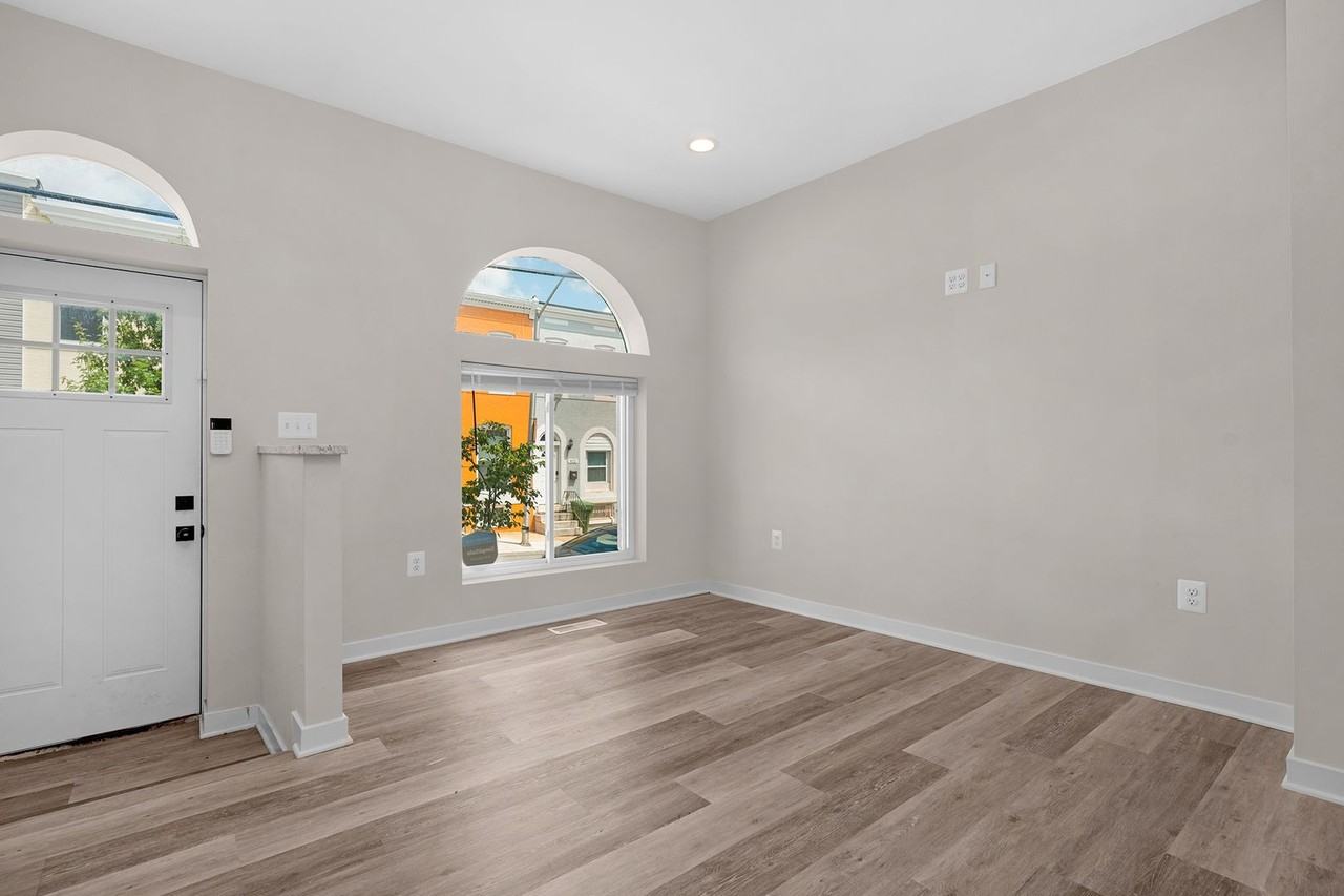 517 E 27th St - Photo 7 of 31