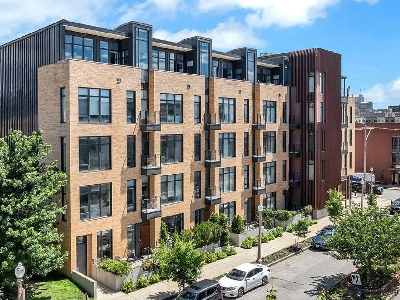4101 Laclede Ave - Photo 3 of 36